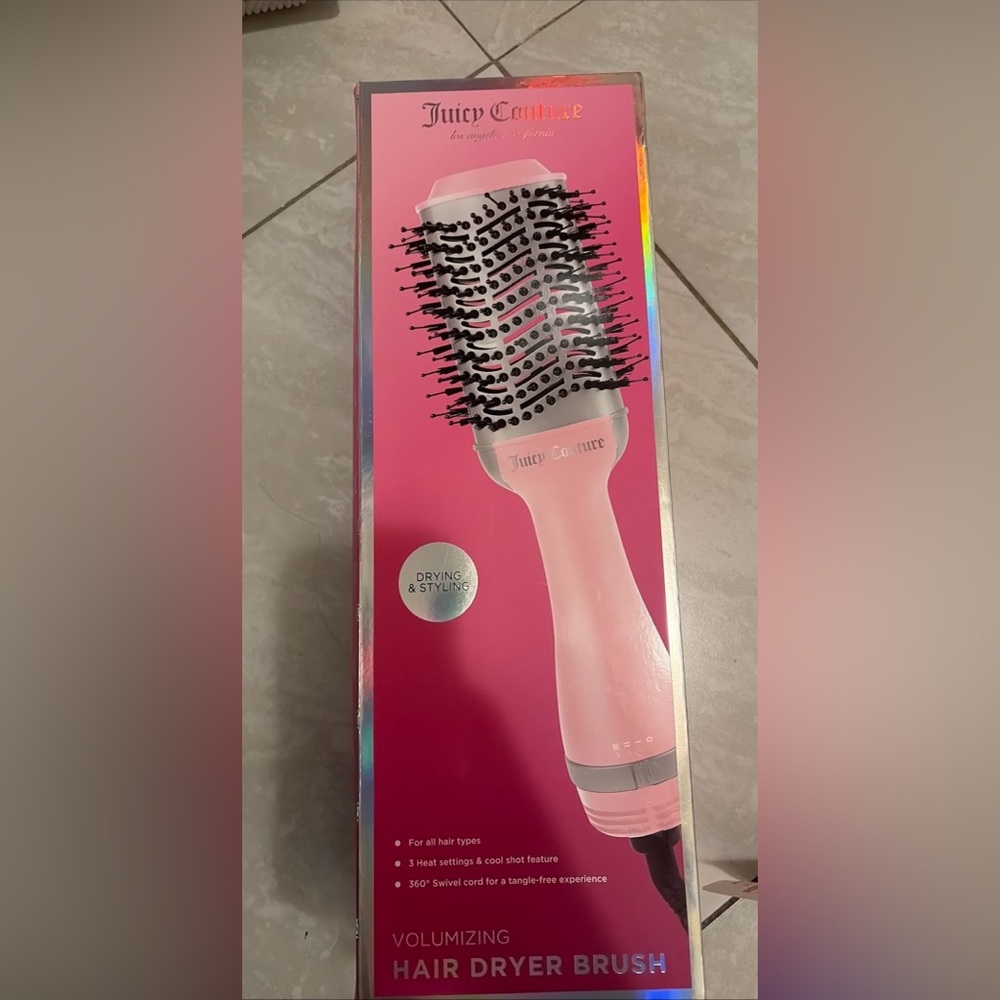 Juicy Couture Pink volumizing  Hair dryer Brush nwt
